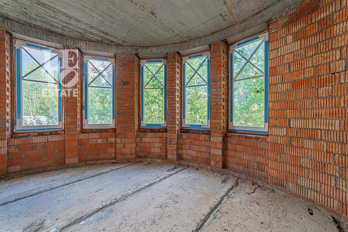 2-этажный таунхаус 330 м² без отделки