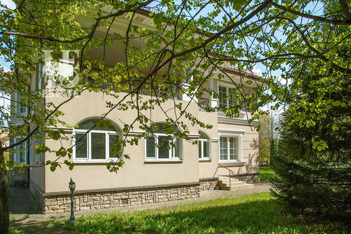 2-этажный коттедж 495 м² с отделкой