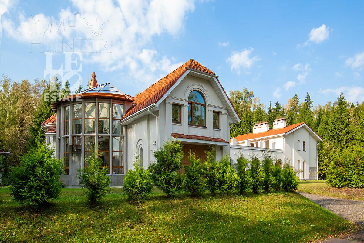 2-этажный коттедж 1 100 м² с отделкой