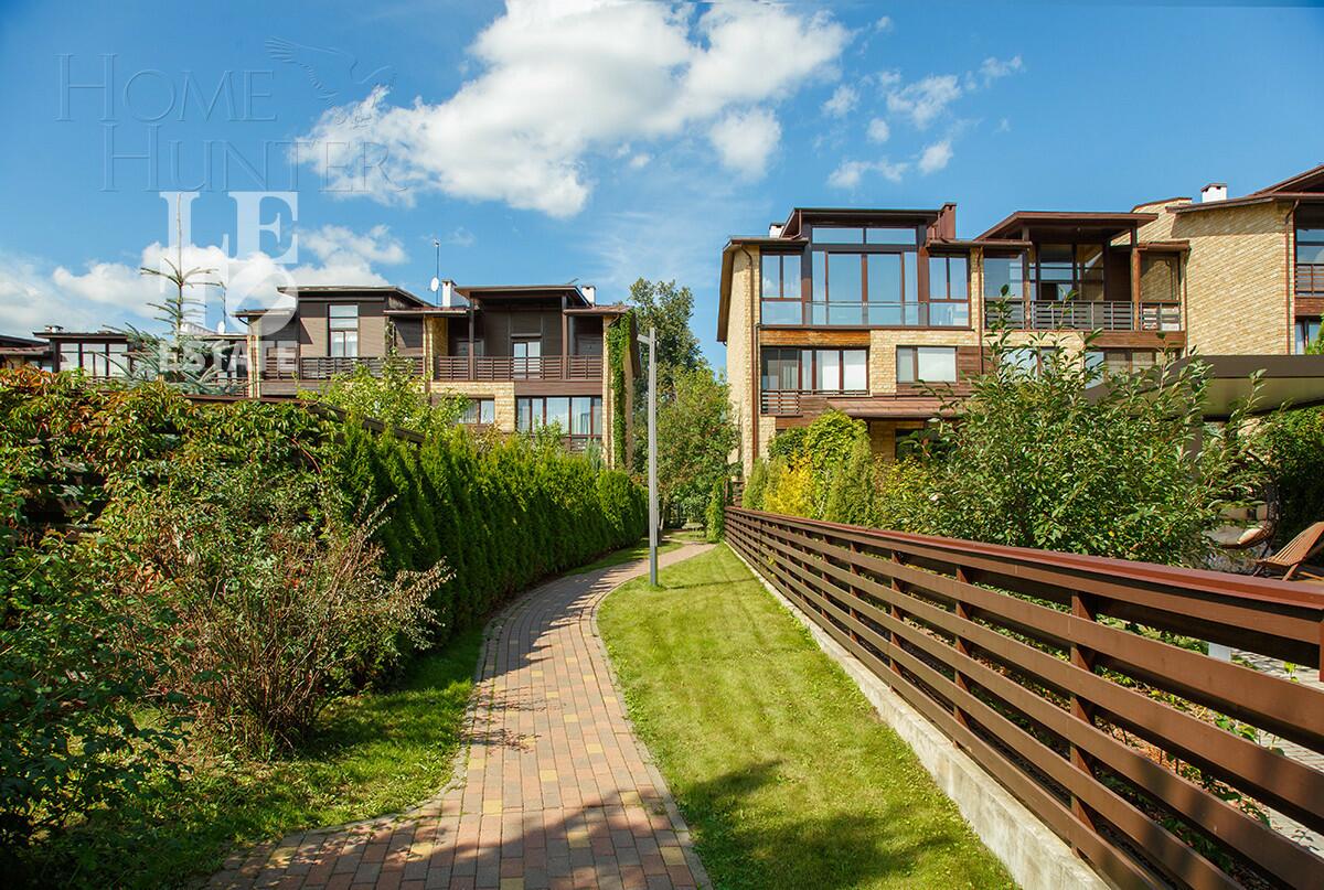 2-этажный таунхаус 270 м² без отделки