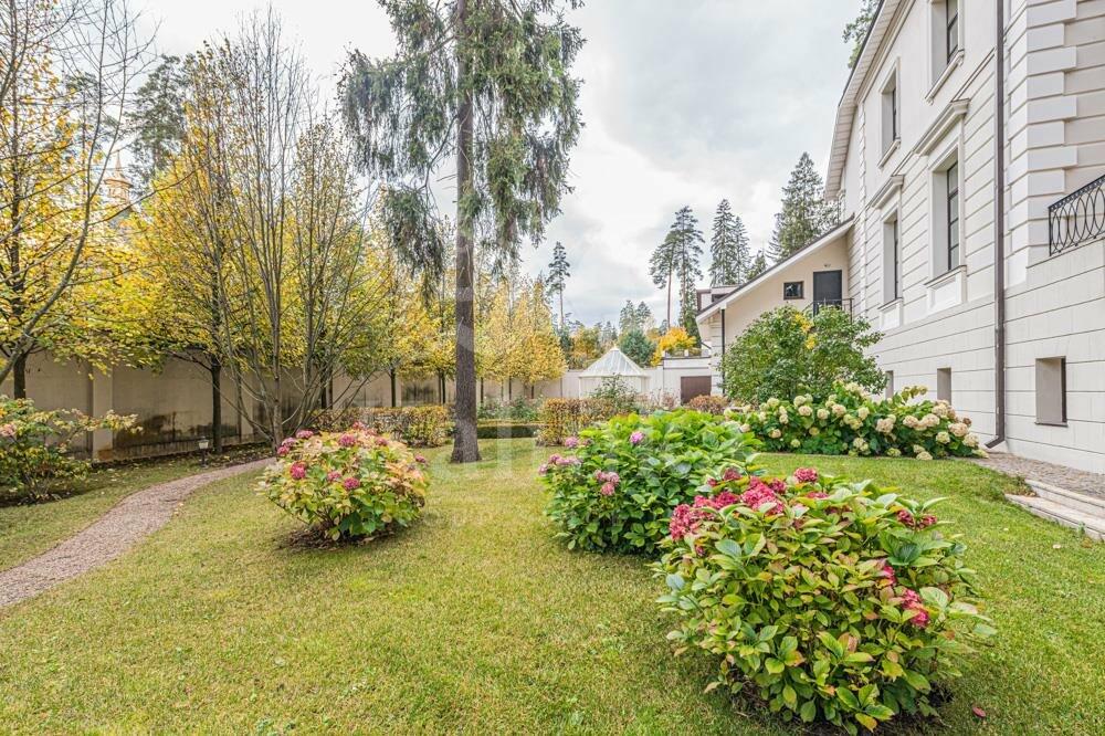 2-этажный коттедж 900 м² с отделкой