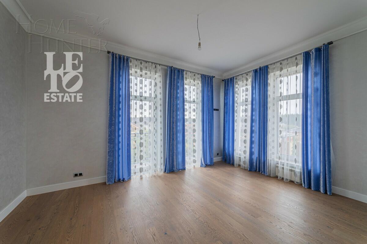 3-этажный коттедж 350 м² с отделкой