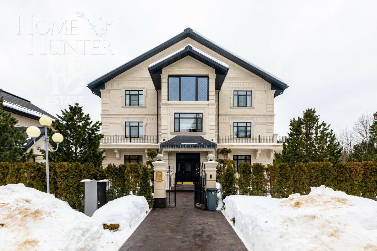 3-этажный коттедж 1 100 м² с отделкой