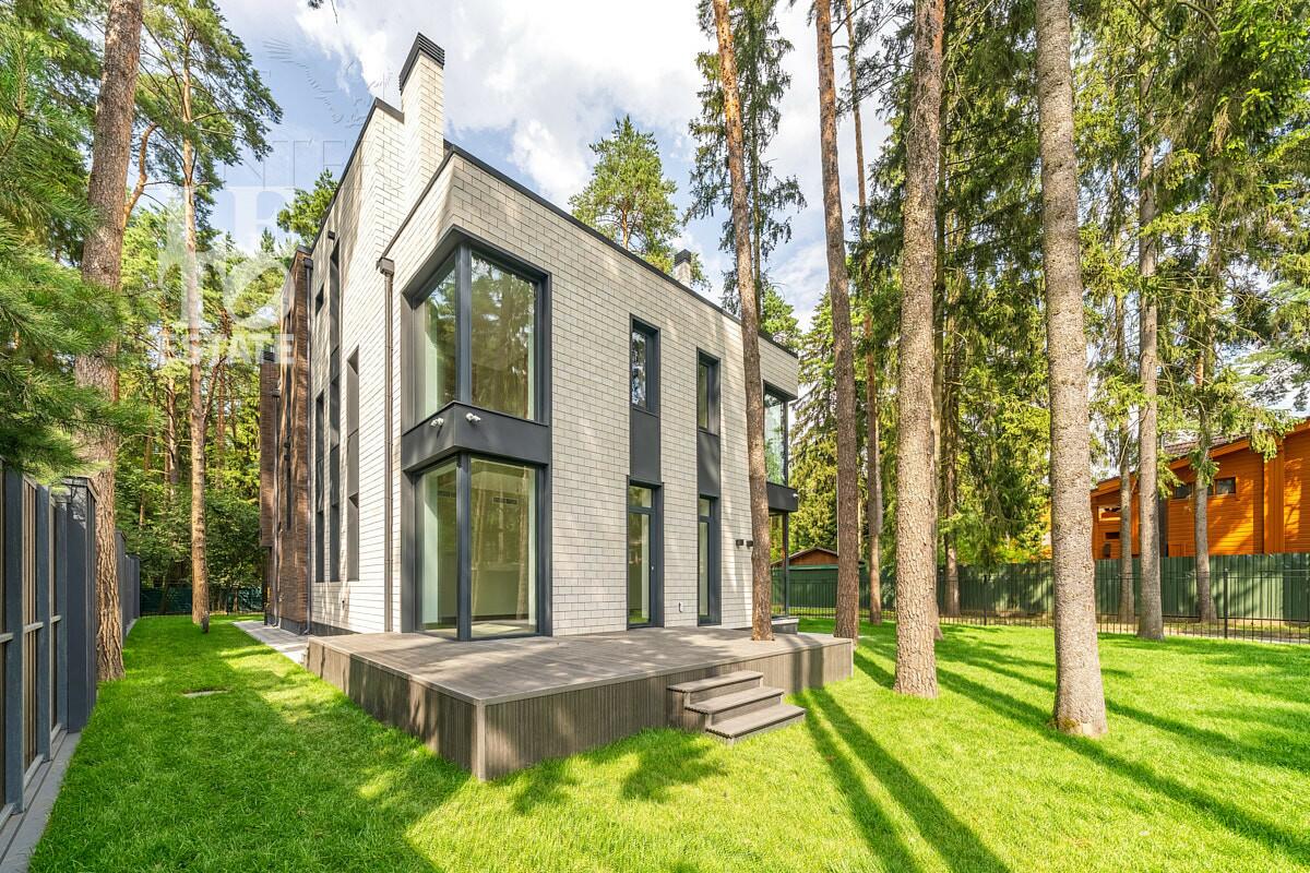 3-этажный коттедж 380 м² с отделкой