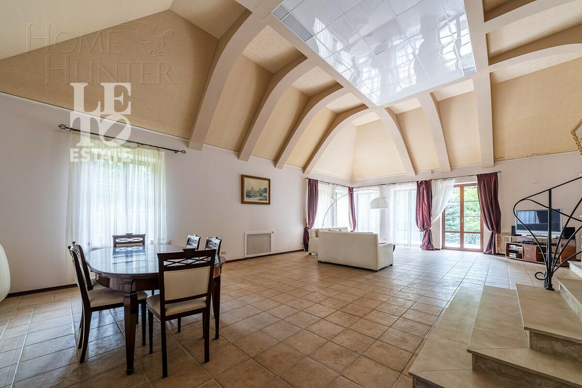 2-этажный коттедж 650 м² с отделкой