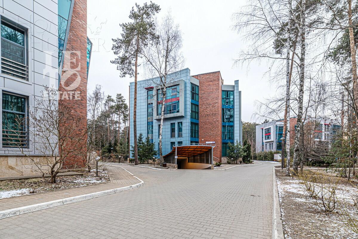 3-КОМН. КВАРТИРА С ОТДЕЛКОЙ 220 М² НА 2 ЭТАЖЕ