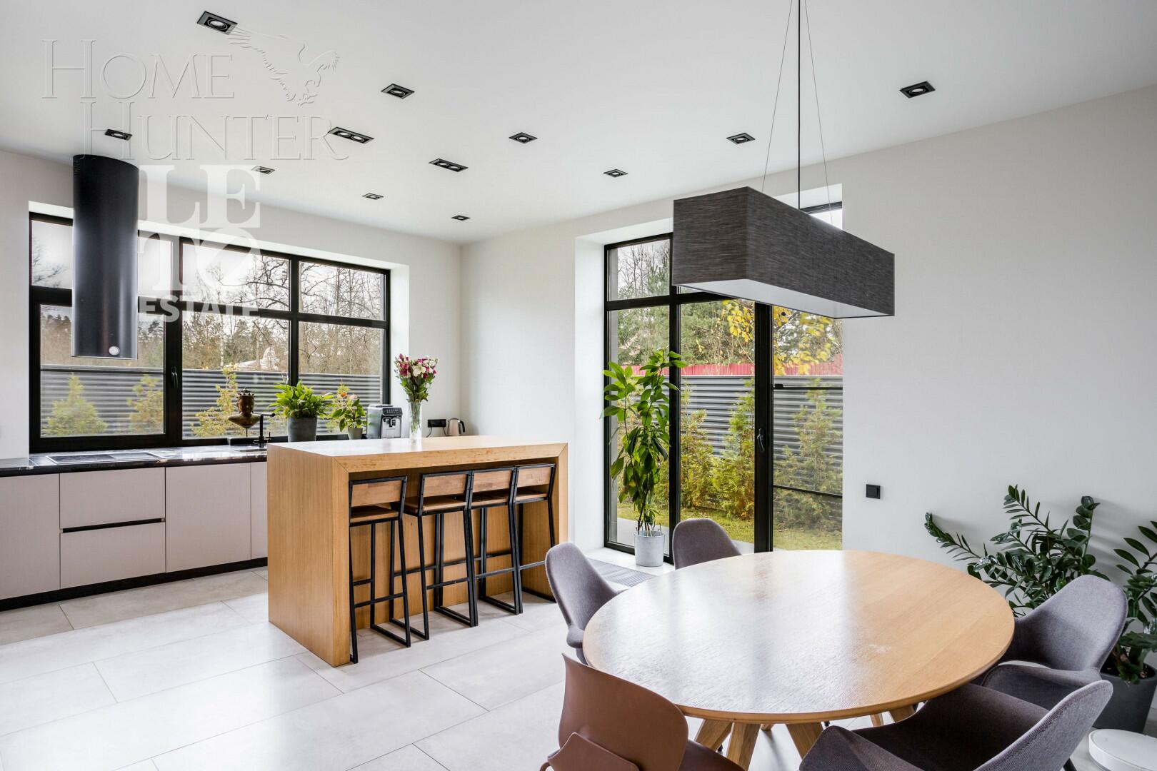 2-этажный коттедж 450 м² с отделкой