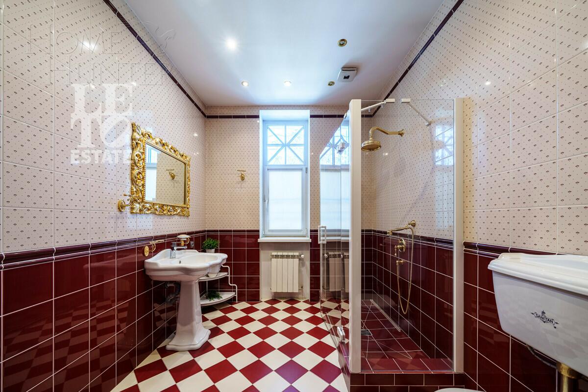 2-этажный коттедж 680 м² с отделкой