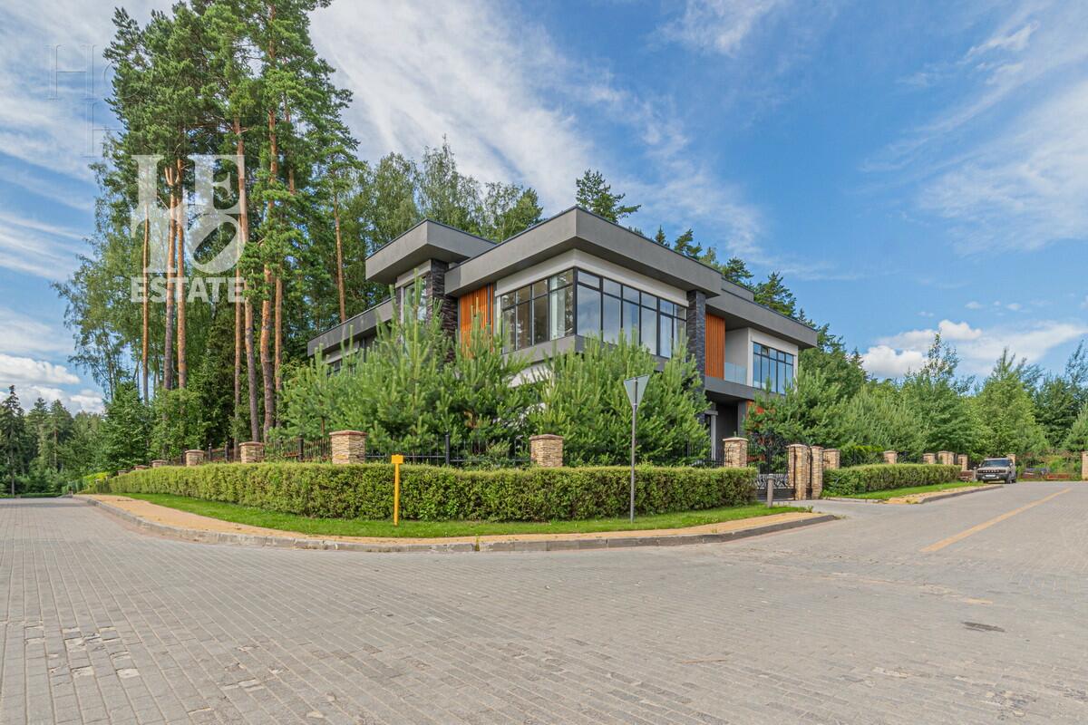 2-этажный коттедж 720 м² с отделкой