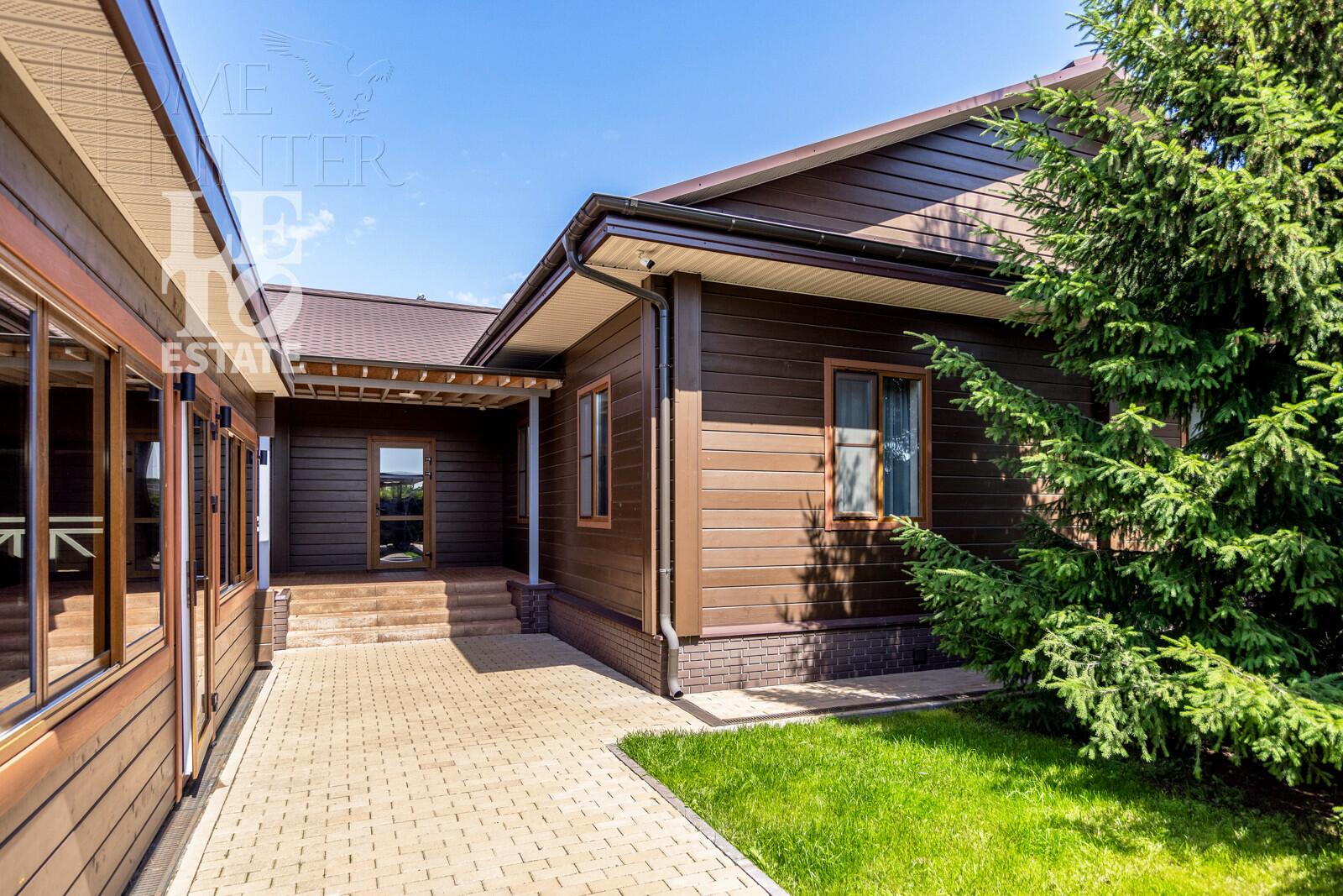 2-этажный коттедж 300 м² с отделкой