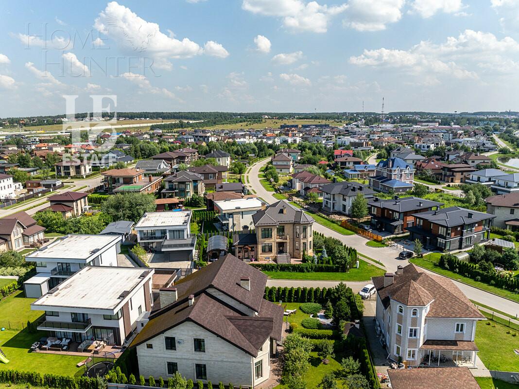 2-этажный коттедж 240.6 м² с отделкой