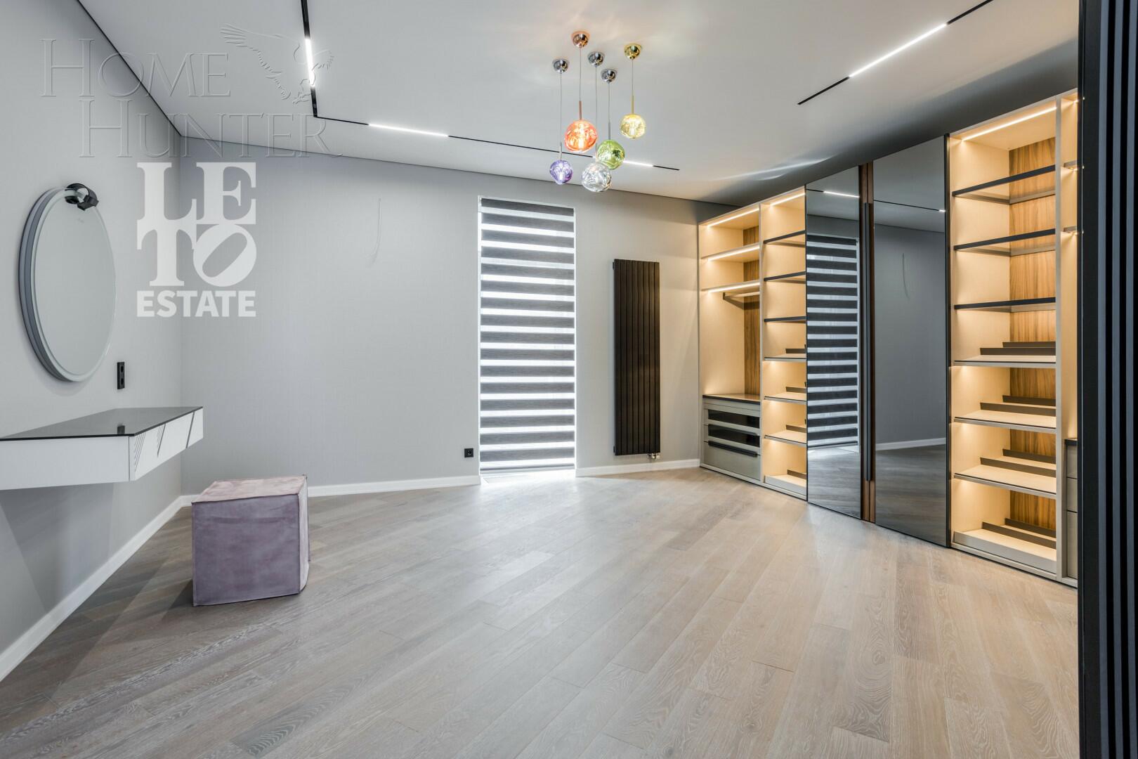 3-этажный коттедж 600 м² с отделкой