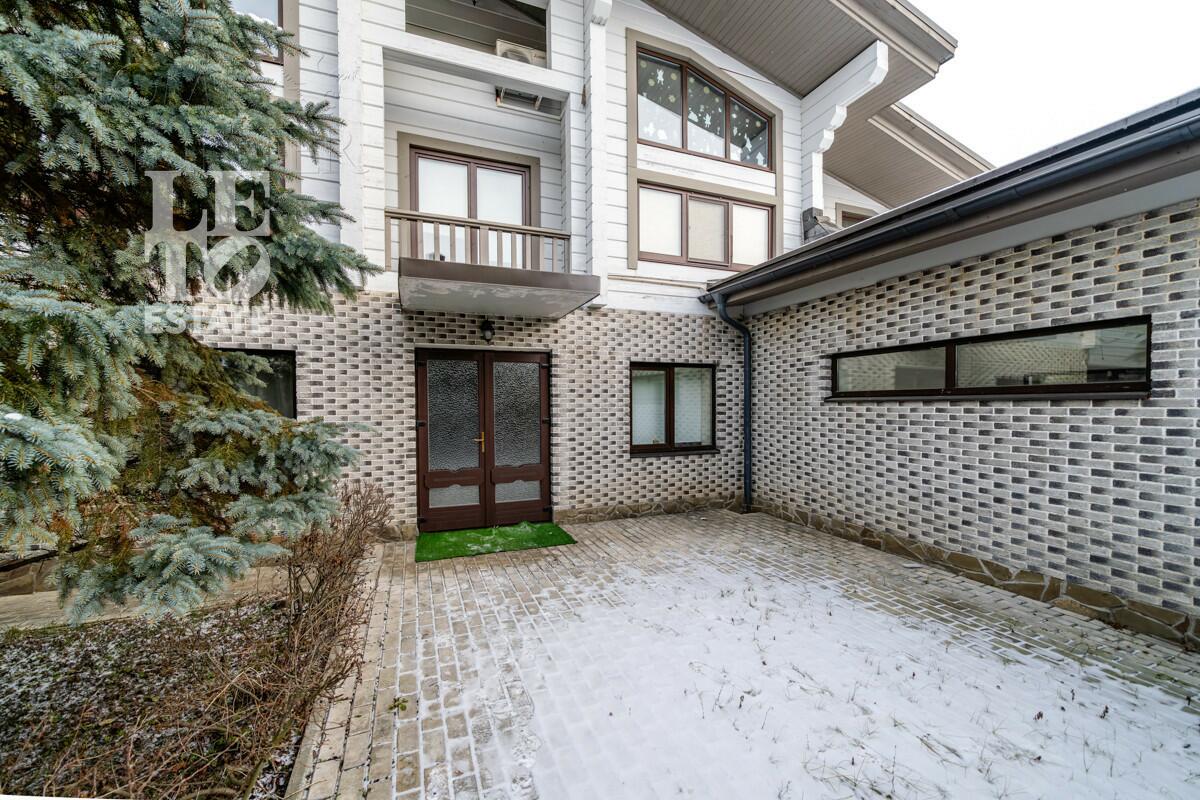 2-этажный коттедж 398 м² с отделкой