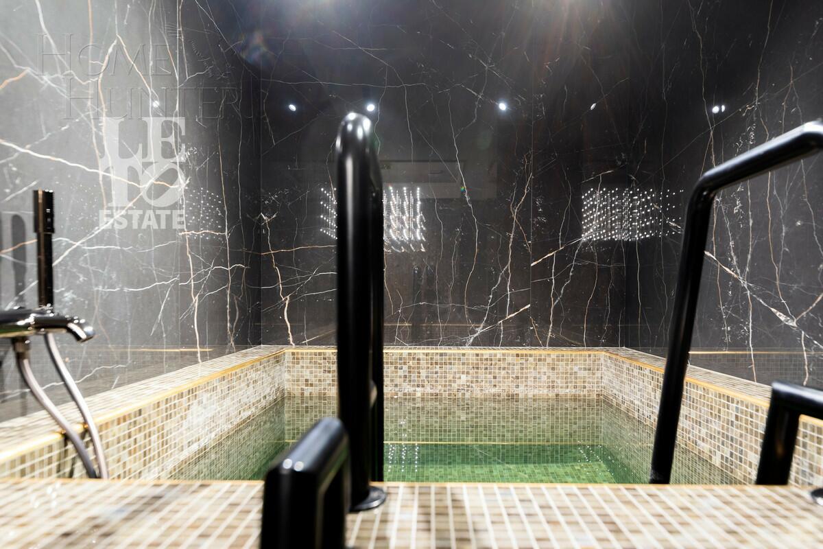 3-этажный коттедж 1 100 м² с отделкой