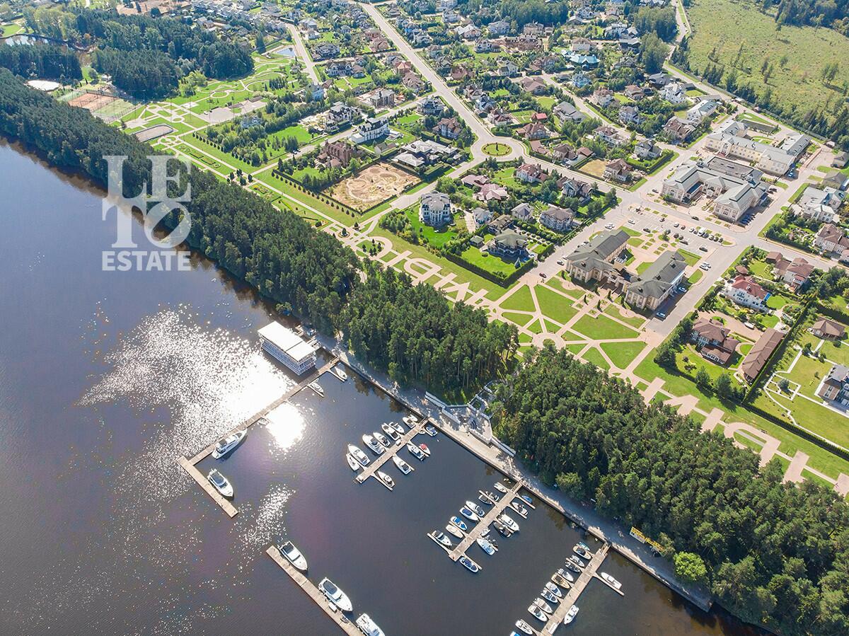 2-этажный коттедж 650 м² с отделкой