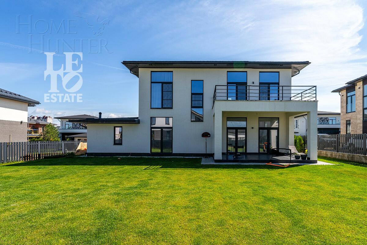 2-этажный коттедж 260 м² с отделкой