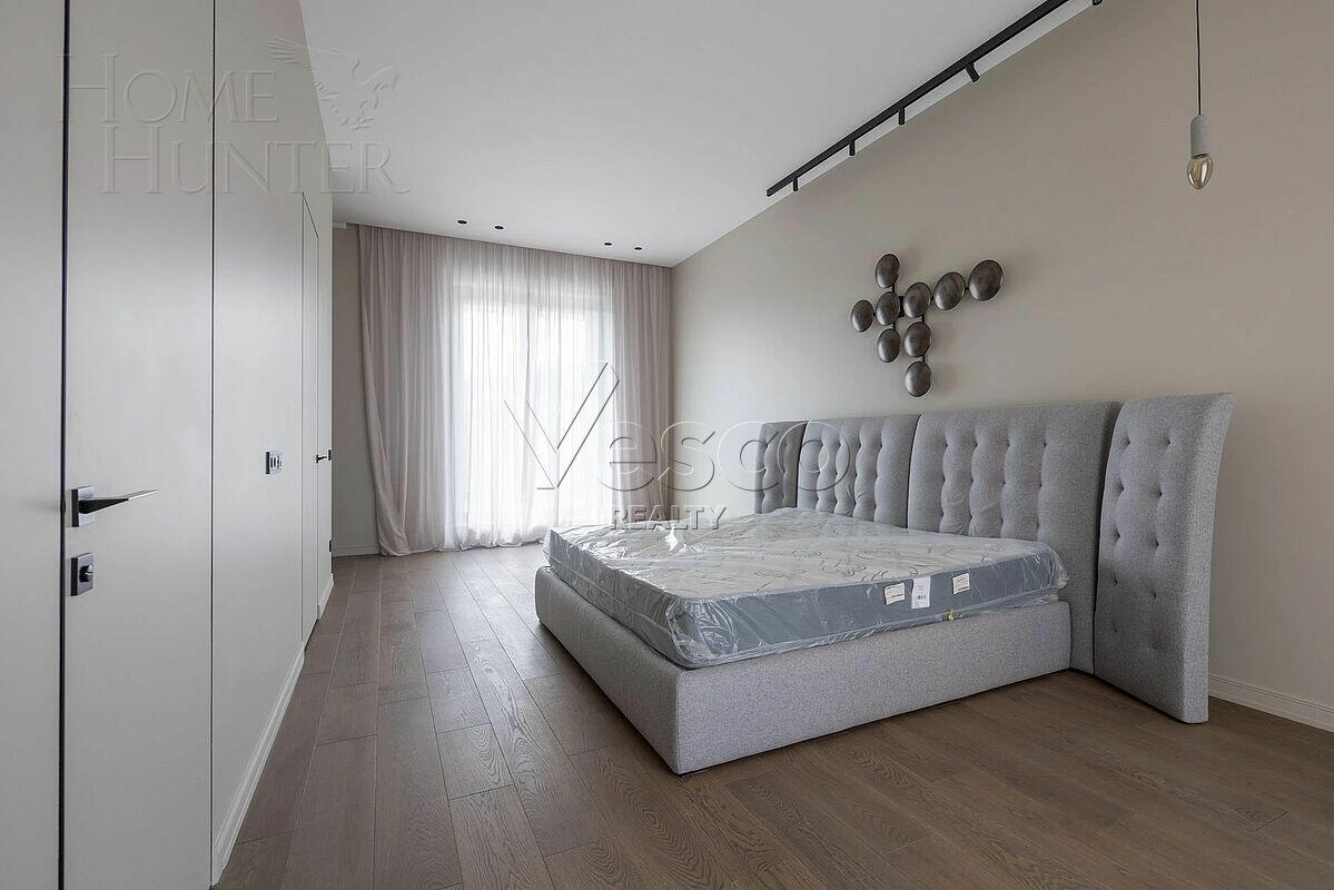 2-этажный коттедж 1 300 м² с отделкой