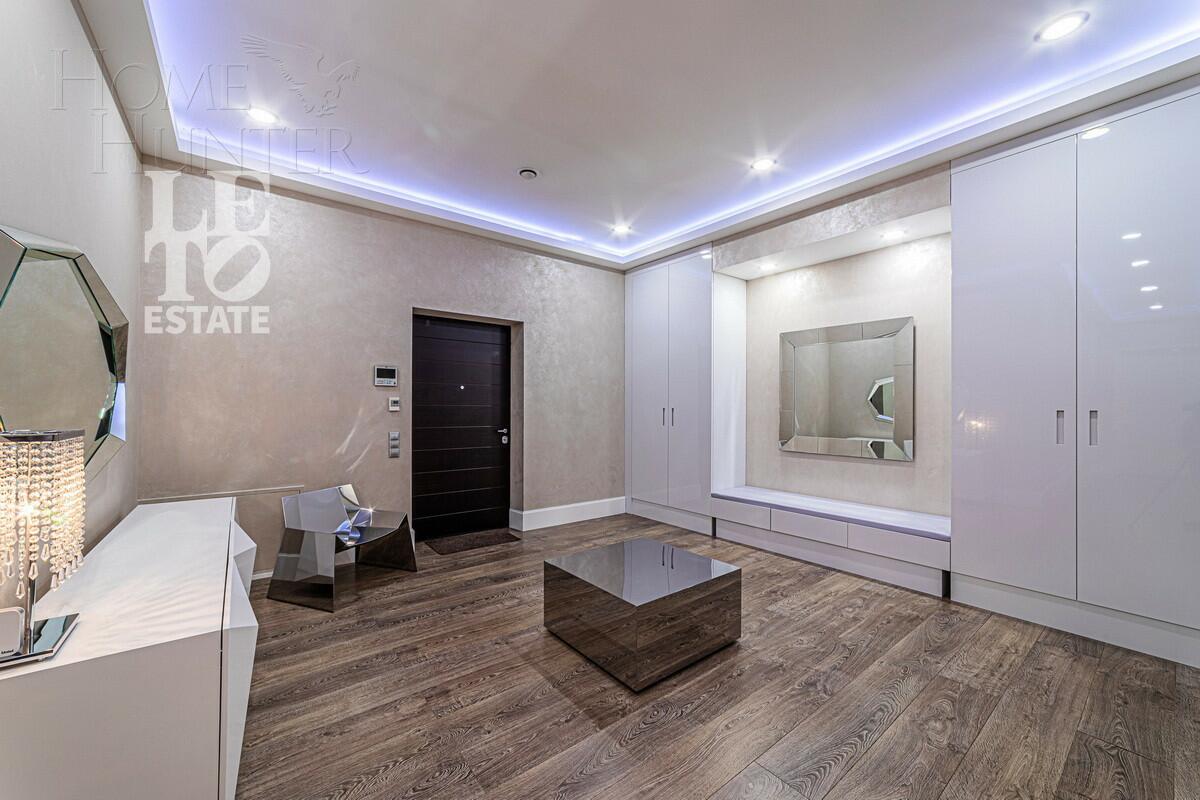 3-КОМН. КВАРТИРА С ОТДЕЛКОЙ 220 М² НА 2 ЭТАЖЕ