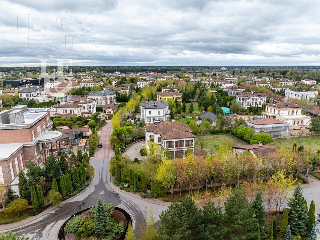 2-этажный коттедж 1 320 м² без отделки