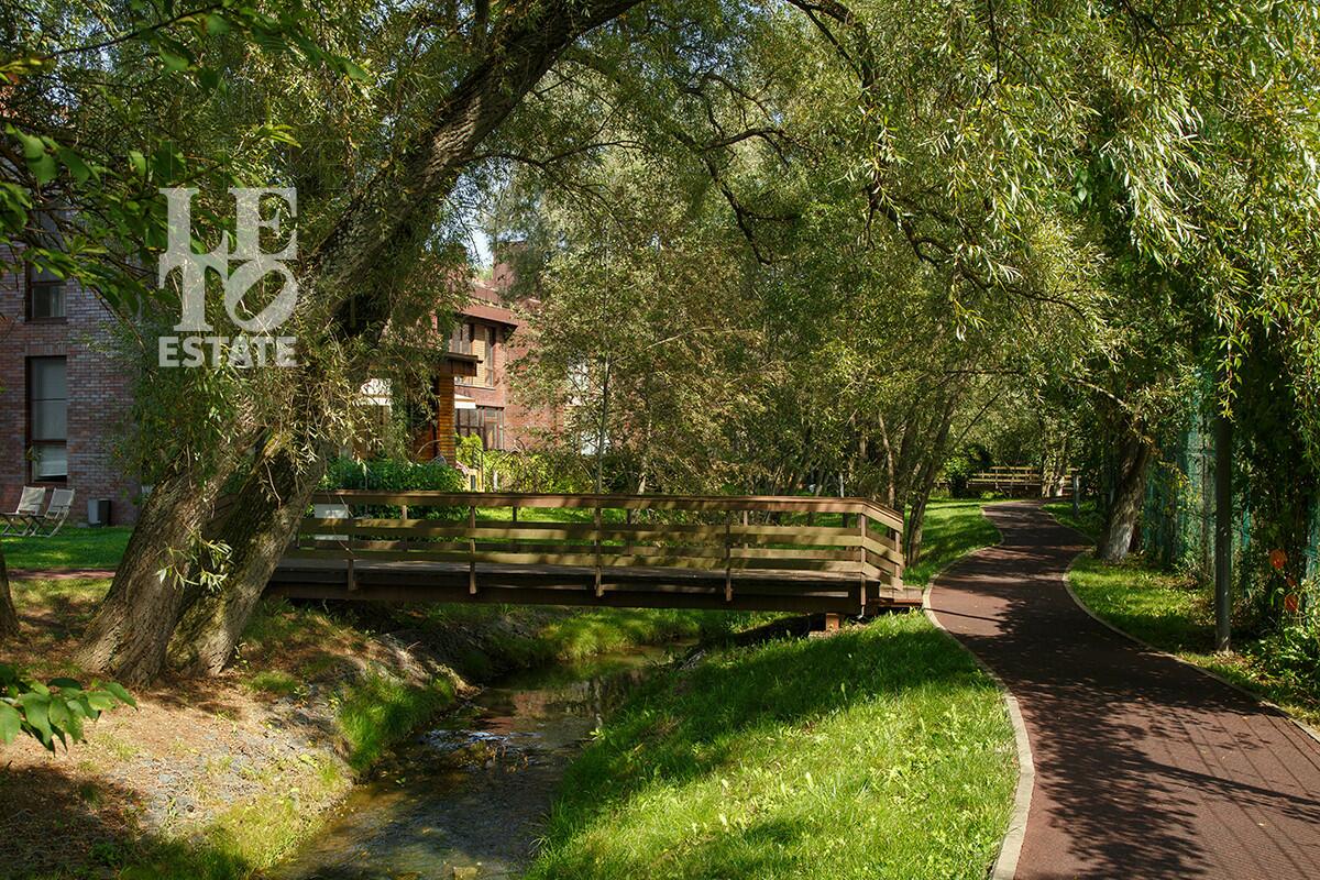 2-этажный таунхаус 270 м² без отделки