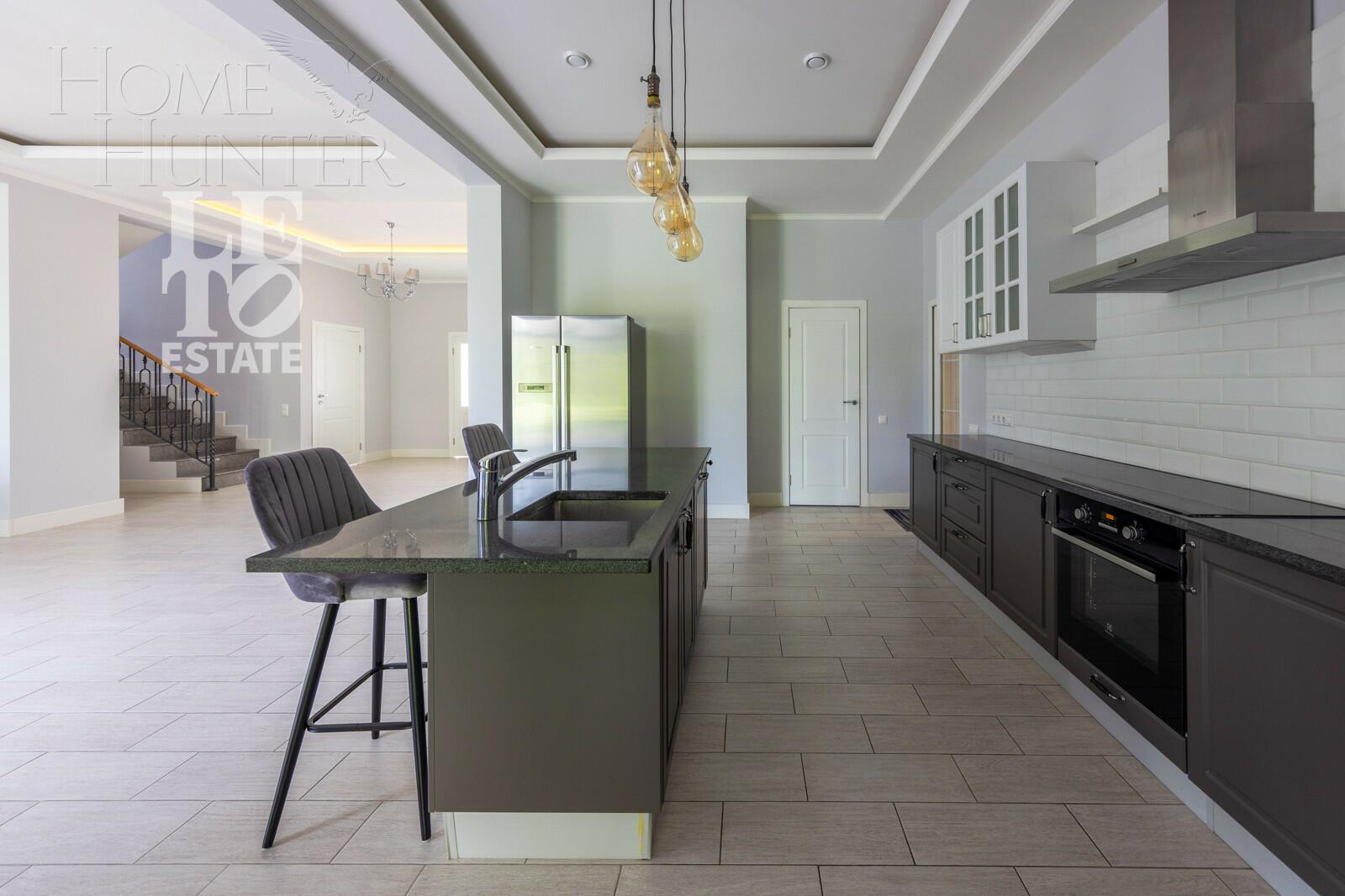 2-этажный коттедж 304 м² с отделкой