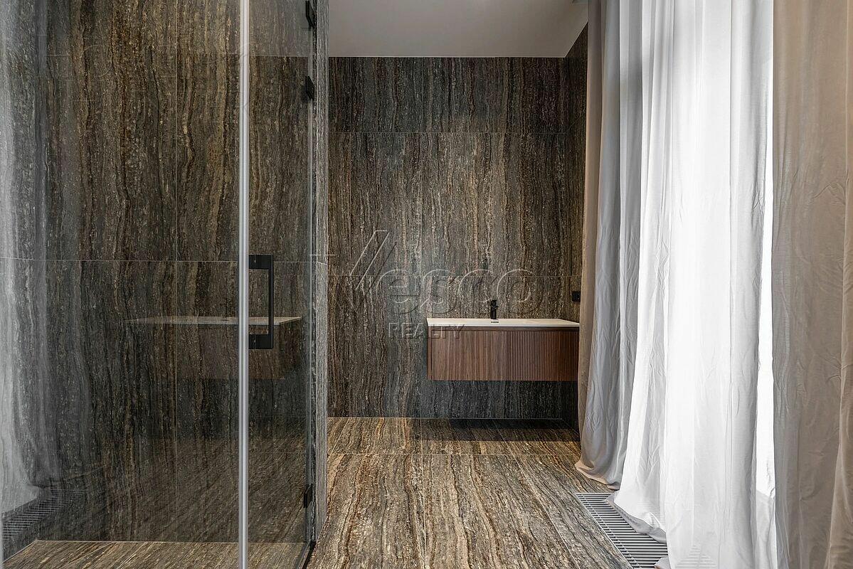 2-этажный коттедж 1 300 м² с отделкой