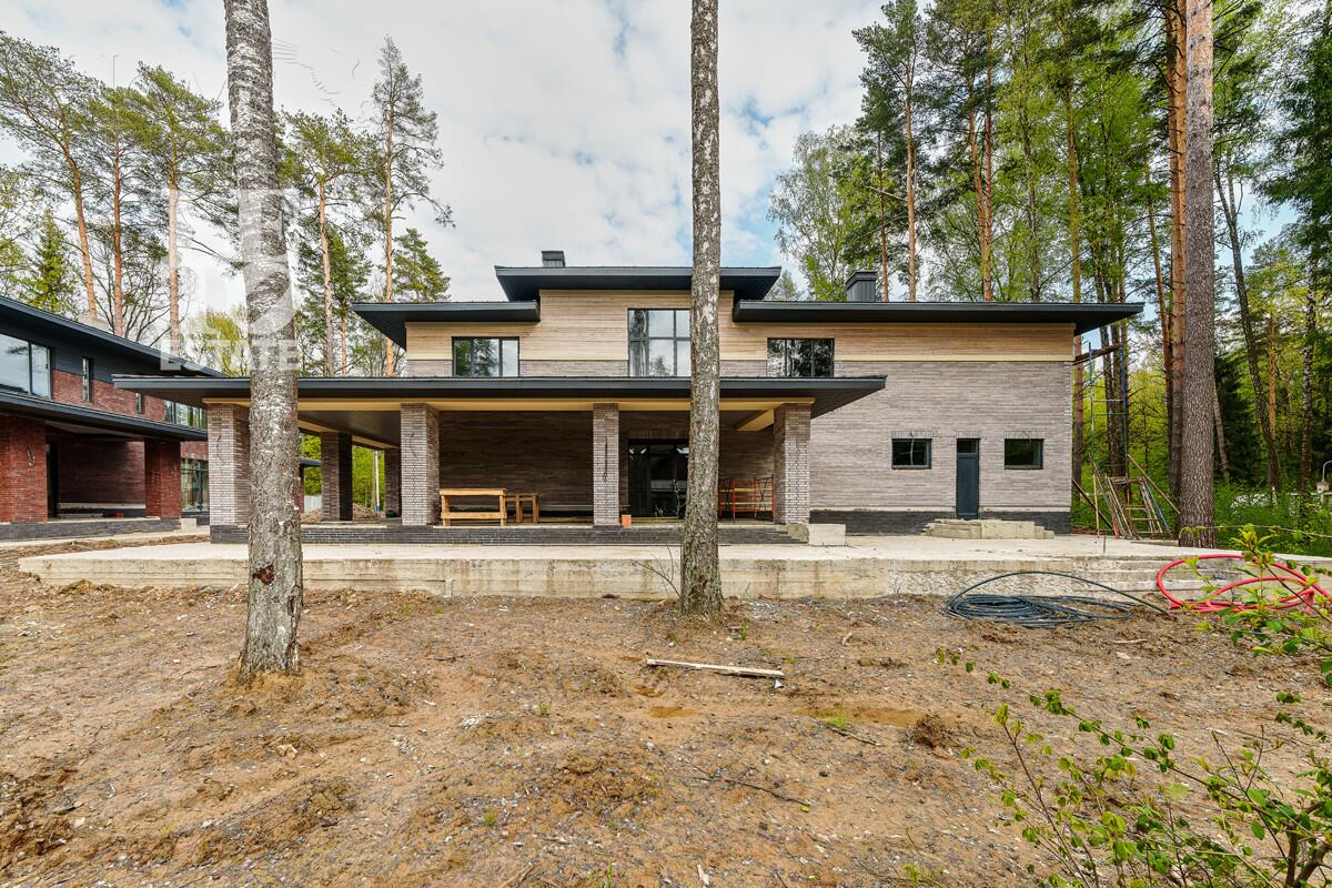 2-этажный коттедж 460 м² без отделки