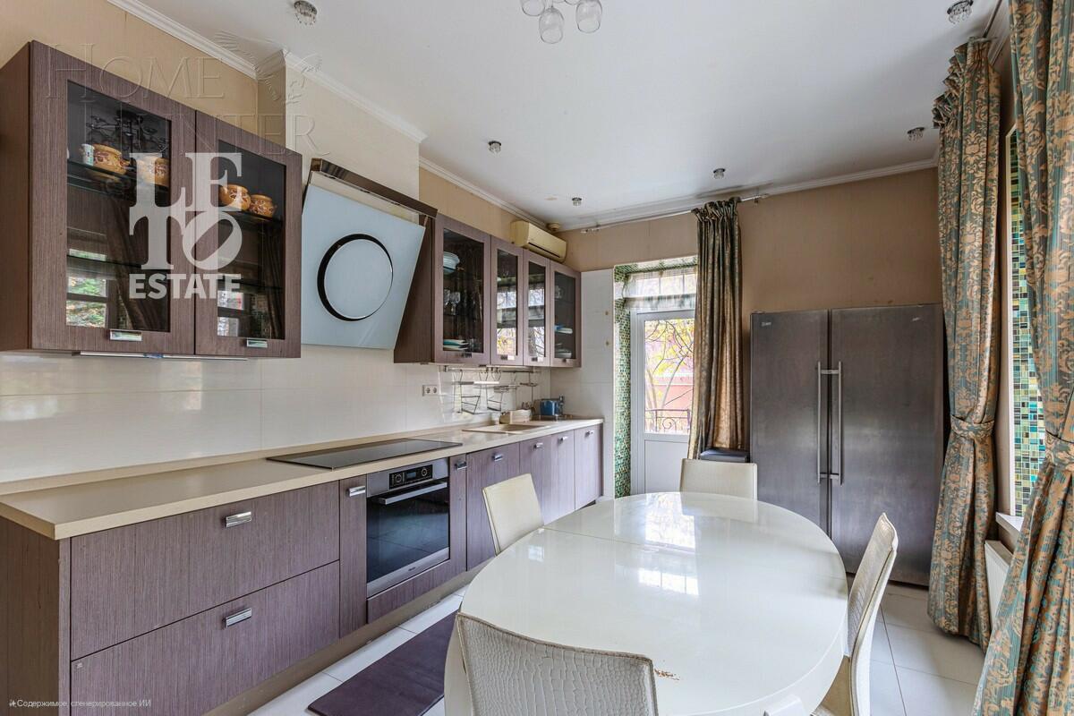 3-этажный коттедж 472 м² с отделкой