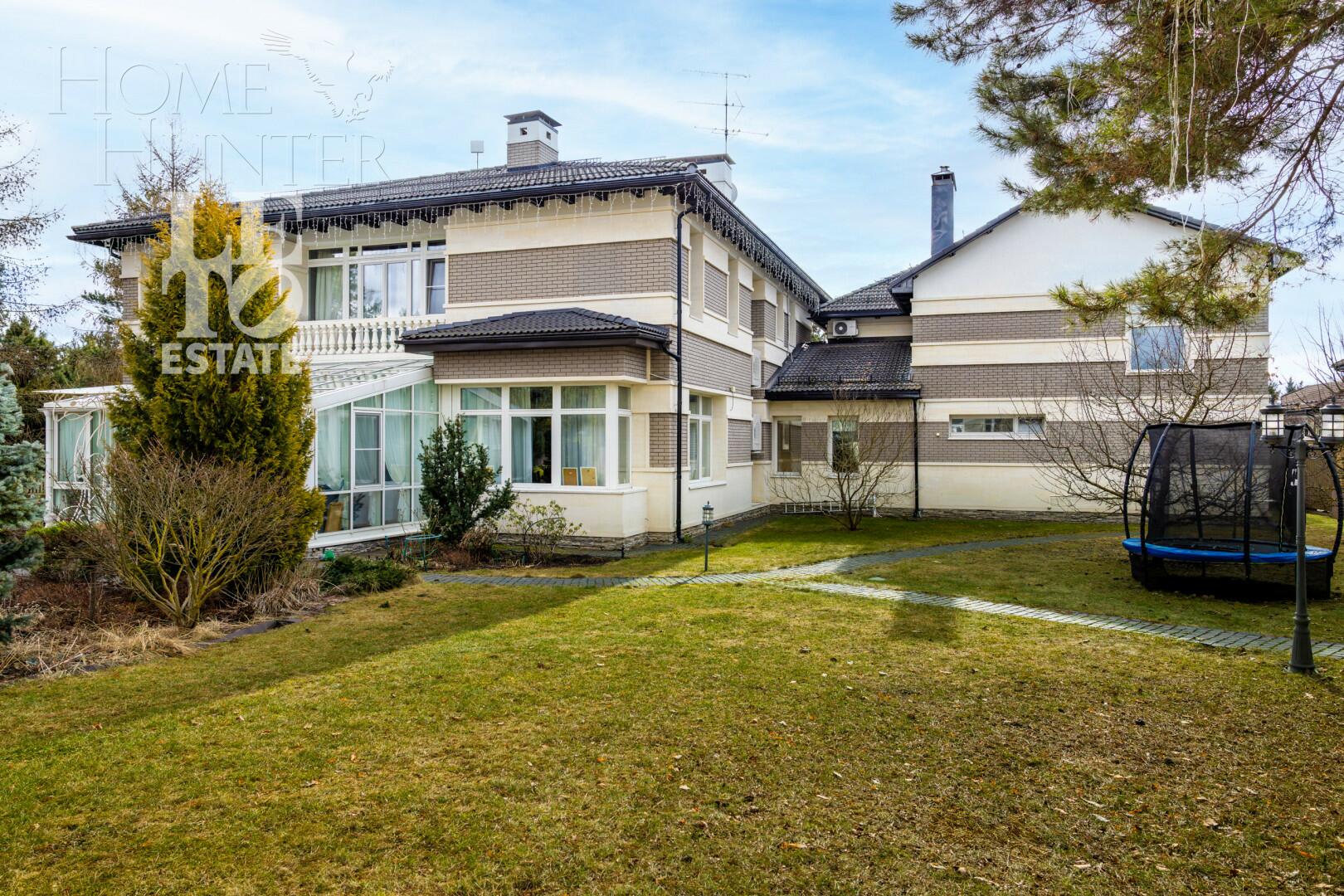 2-этажный коттедж 810 м² с отделкой