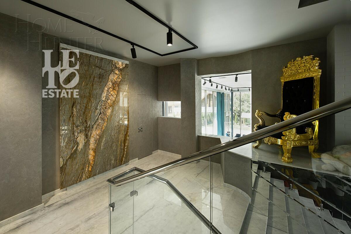 2-этажный коттедж 650 м² с отделкой