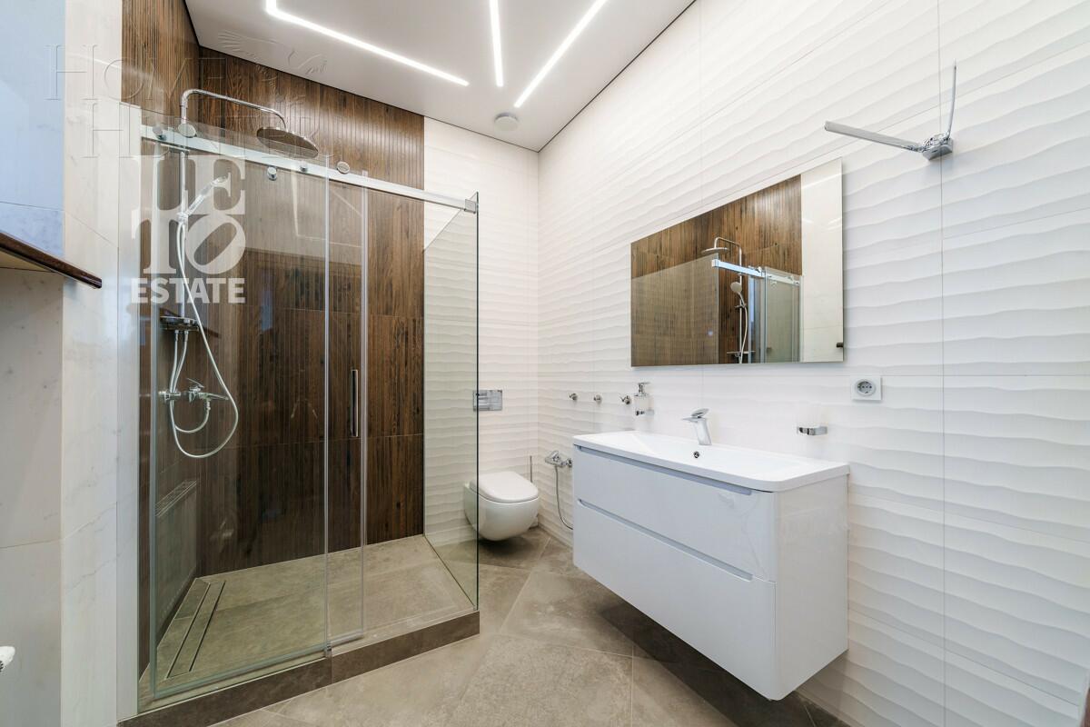 2-этажный коттедж 400 м² с отделкой