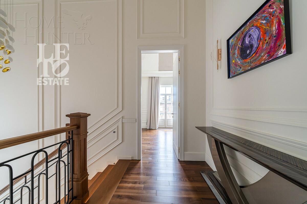 2-этажный коттедж 260 м² с отделкой