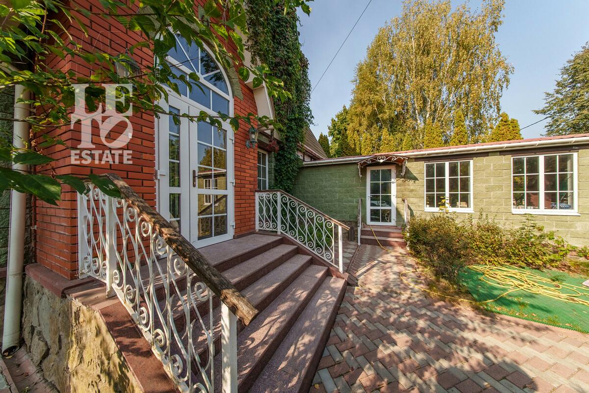 3-этажный коттедж 475 м² с отделкой