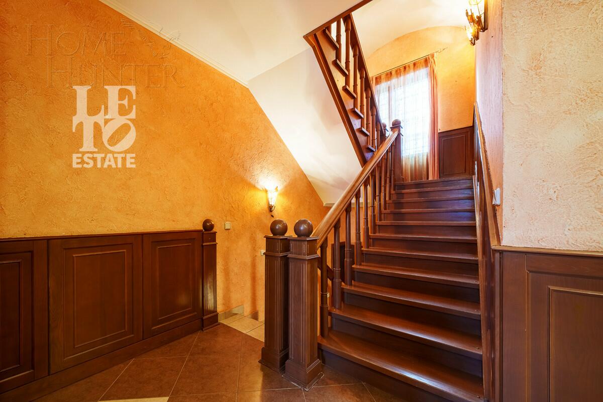 2-этажный коттедж 350 м² с отделкой