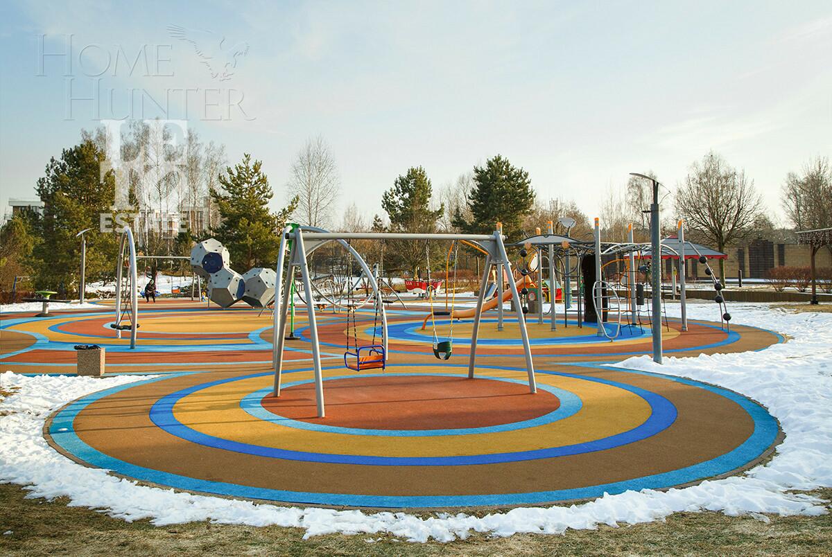 3-этажный таунхаус 264.6 м² с отделкой