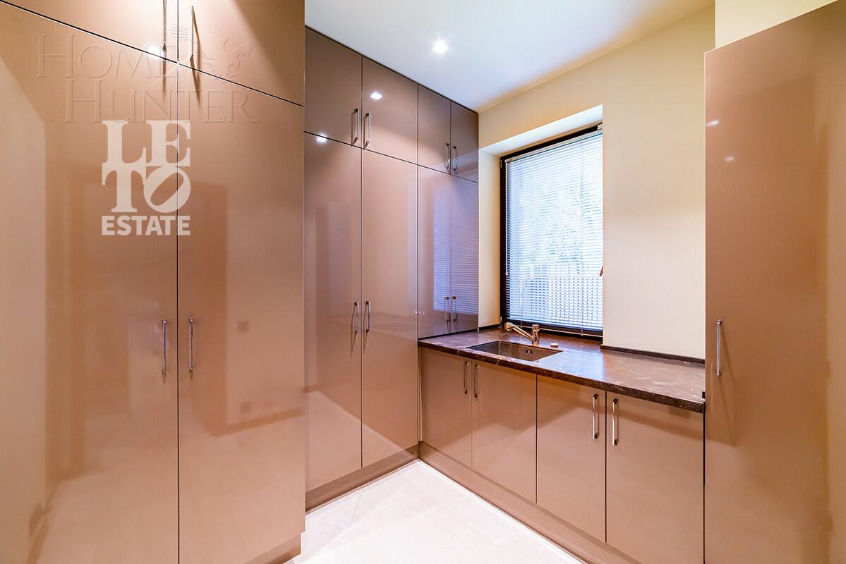 2-этажный коттедж 313 м² с отделкой