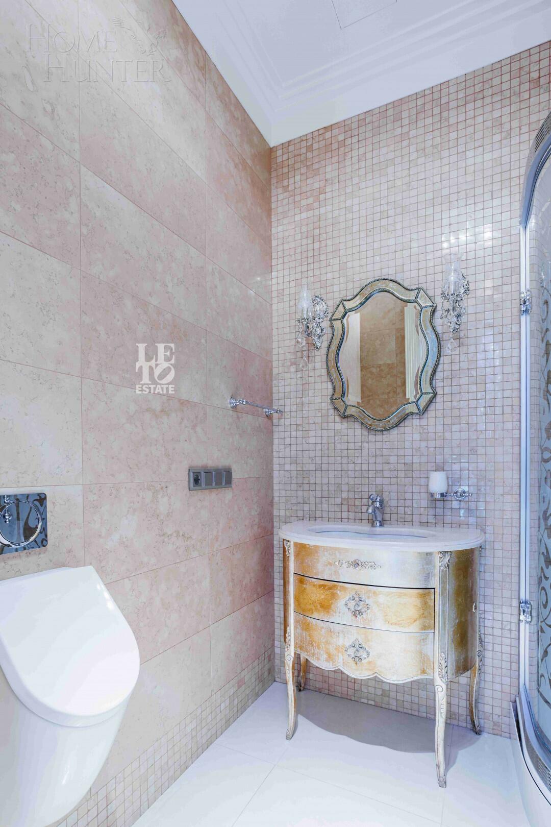 3-этажный таунхаус 340 м² с отделкой