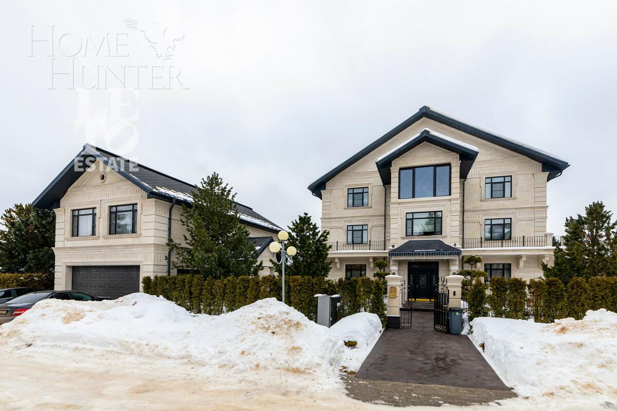 3-этажный коттедж 1 100 м² с отделкой