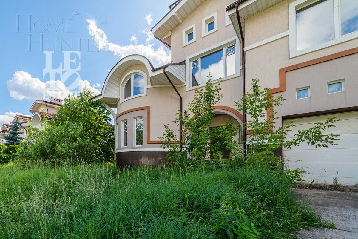 2-этажный таунхаус 330 м² без отделки