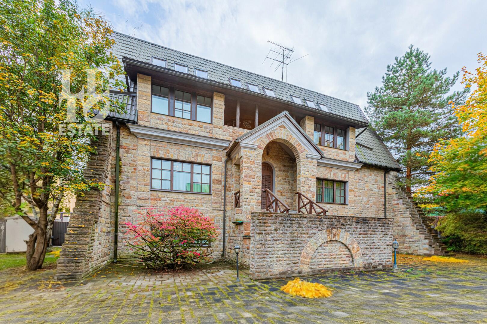 2-этажный коттедж 720 м² с отделкой