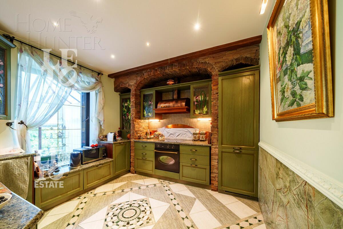 3-этажный коттедж 850 м² с отделкой