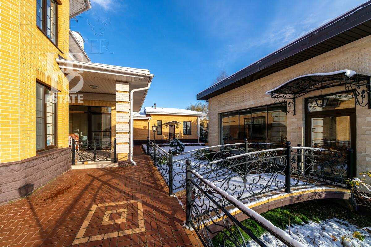 2-этажный коттедж 530 м² с отделкой