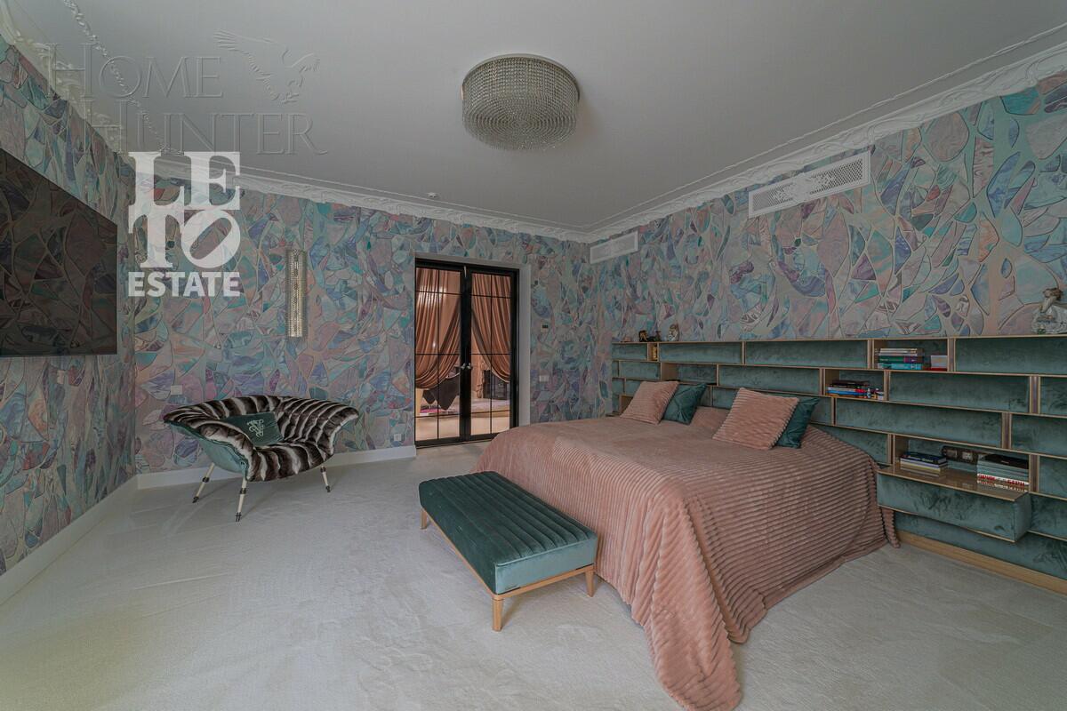 3-этажный коттедж 1 200 м² с отделкой