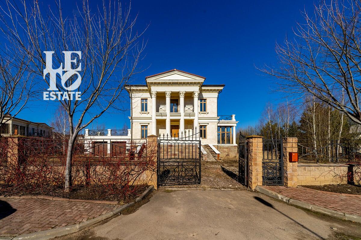 2-этажный коттедж 680 м² без отделки