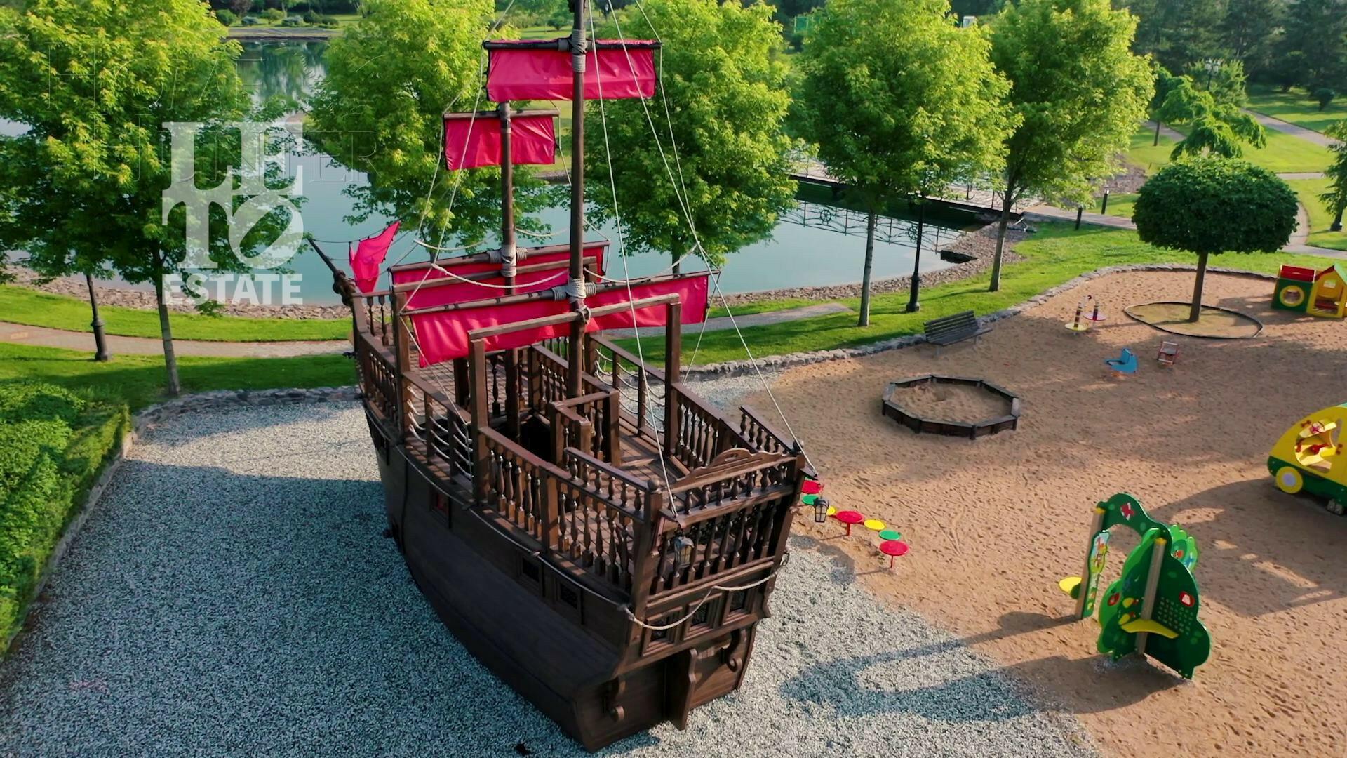 2-этажный коттедж 315.6 м² без отделки