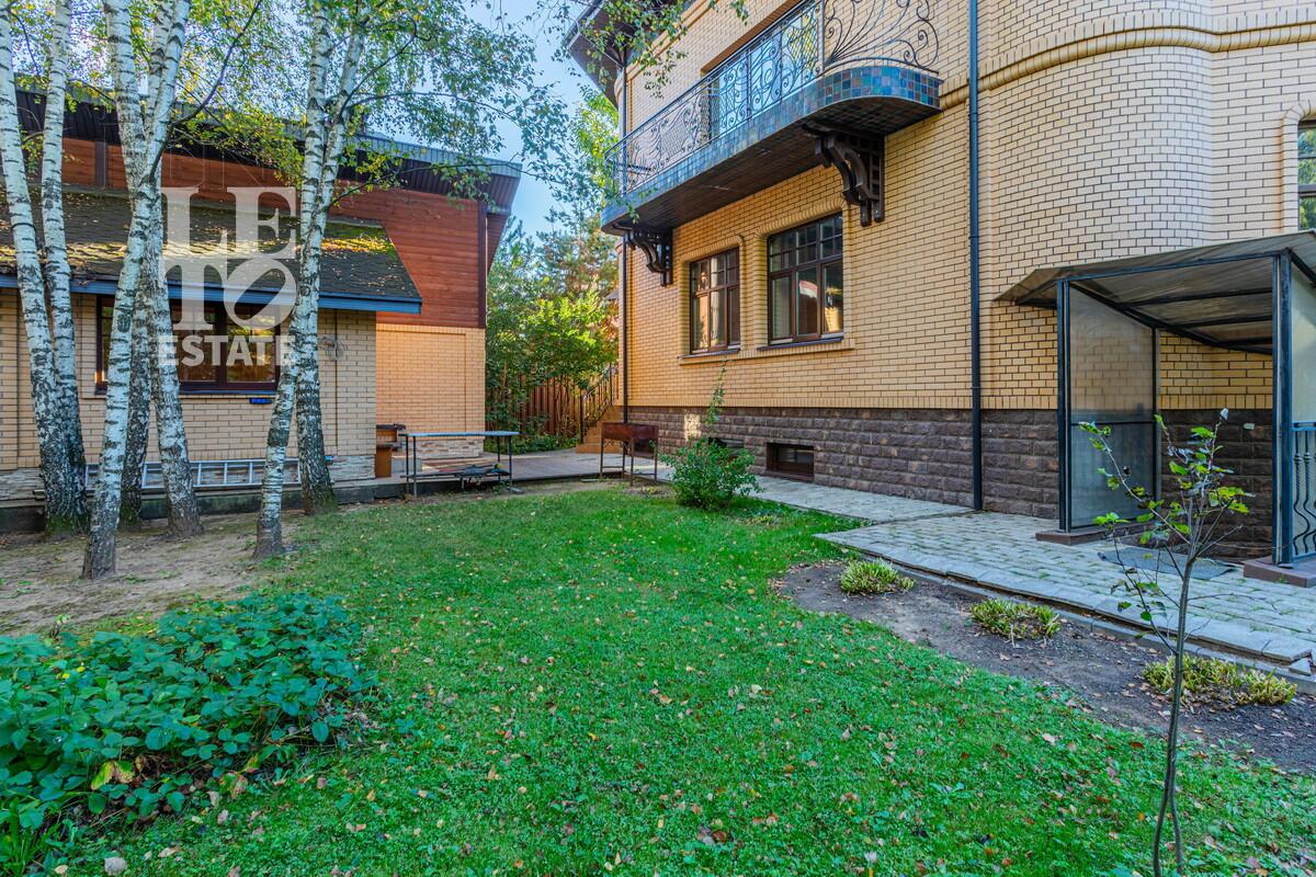 3-этажный коттедж 788 м² с отделкой