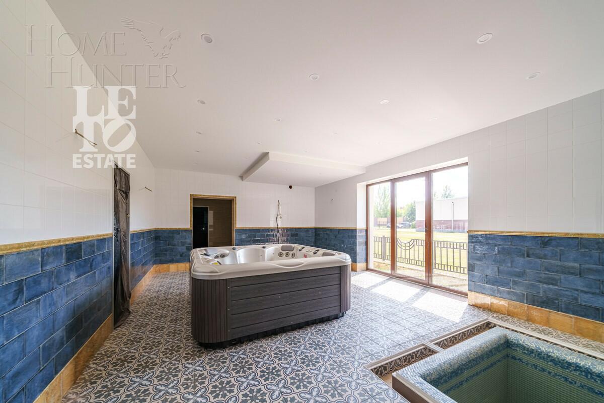 2-этажный коттедж 1 000 м² с отделкой