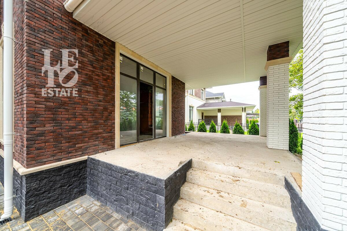 2-этажный коттедж 286.9 м² без отделки