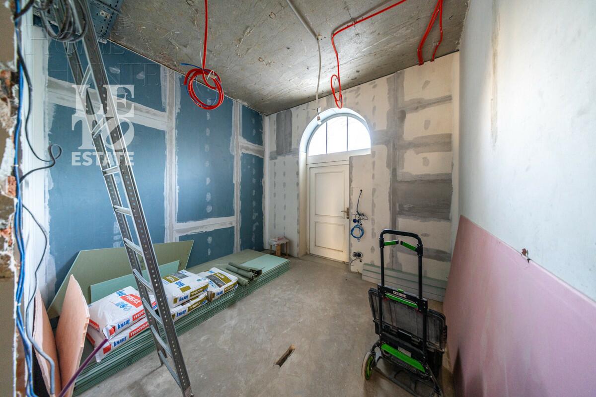 4-этажный таунхаус 395 м² без отделки