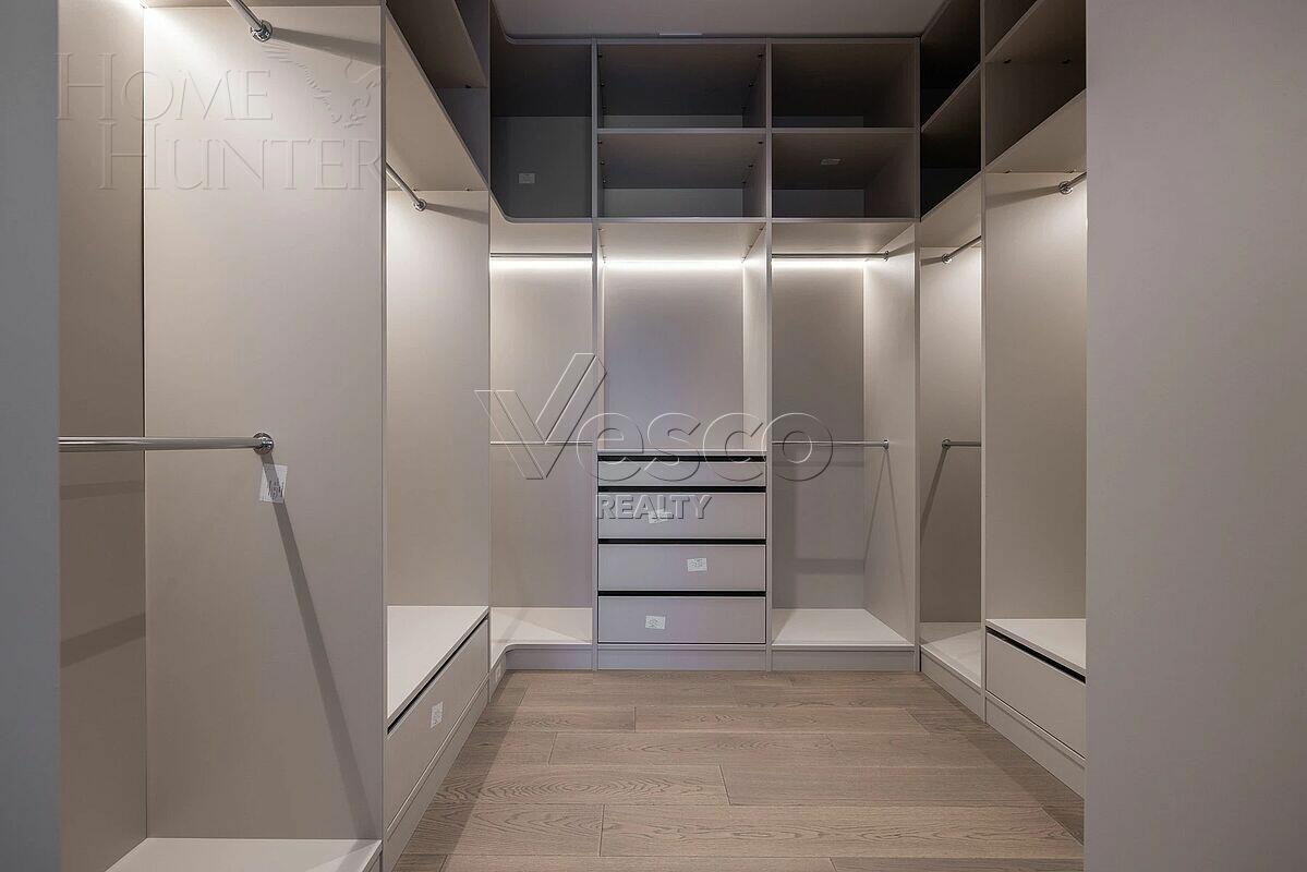 2-этажный коттедж 1 300 м² с отделкой